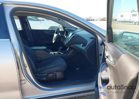 2017 Chevrolet Malibu Ls z USA, uszkodzony, nr VIN 1G1ZB5ST8HF288387